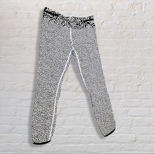 lululemon Geometric Rose Cropped Legging